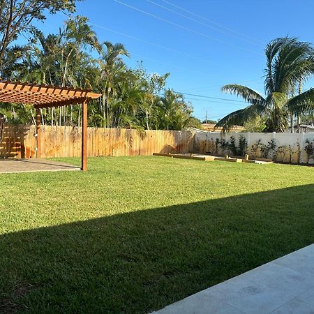 House In Dania Beach Εξωτερικό φωτογραφία